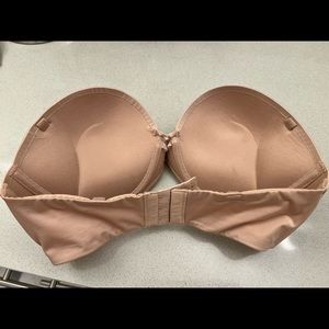 34D VS Bombshell strapless bra